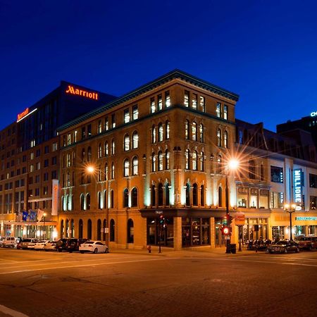 Milwaukee Marriott Downtown Hotel Exterior photo